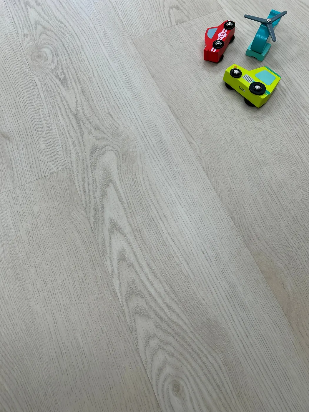 Blanc Oak colourway